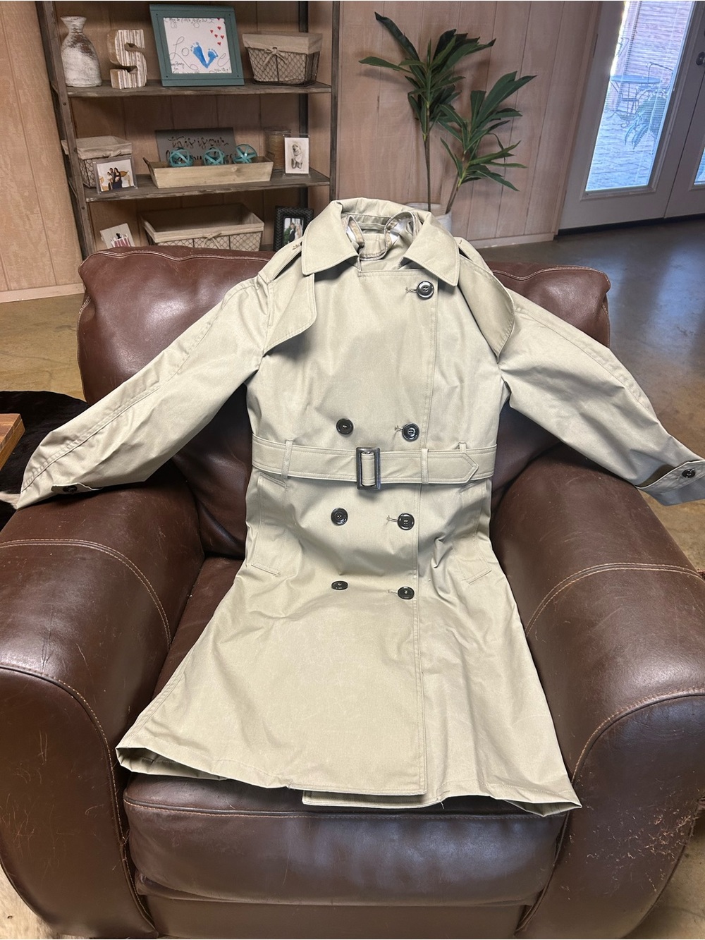 Classic Double-Breasted Trench Coat in Beige